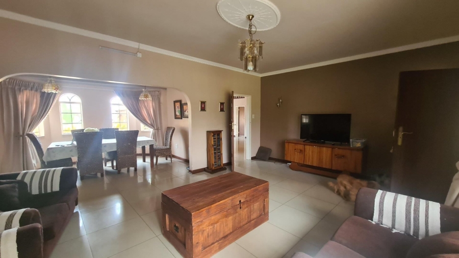 5 Bedroom Property for Sale in Wilgeboom A H North West